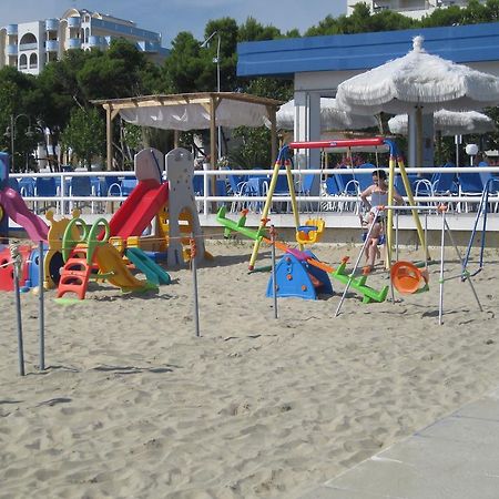 Hotel Clipper Giulianova Exteriör bild