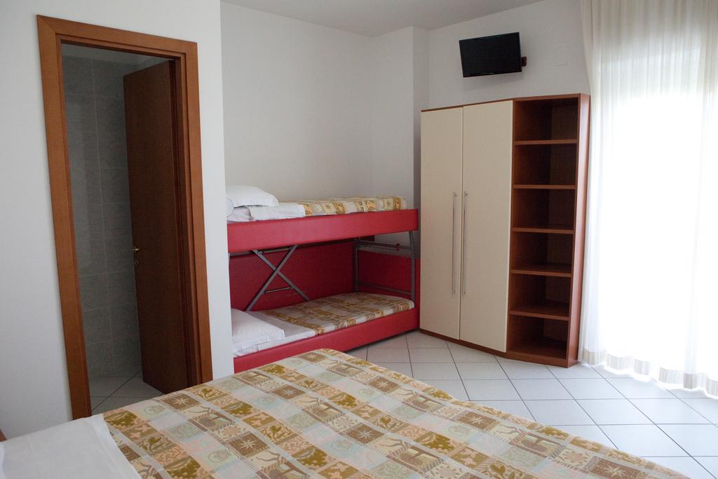 Hotel Clipper Giulianova Exteriör bild
